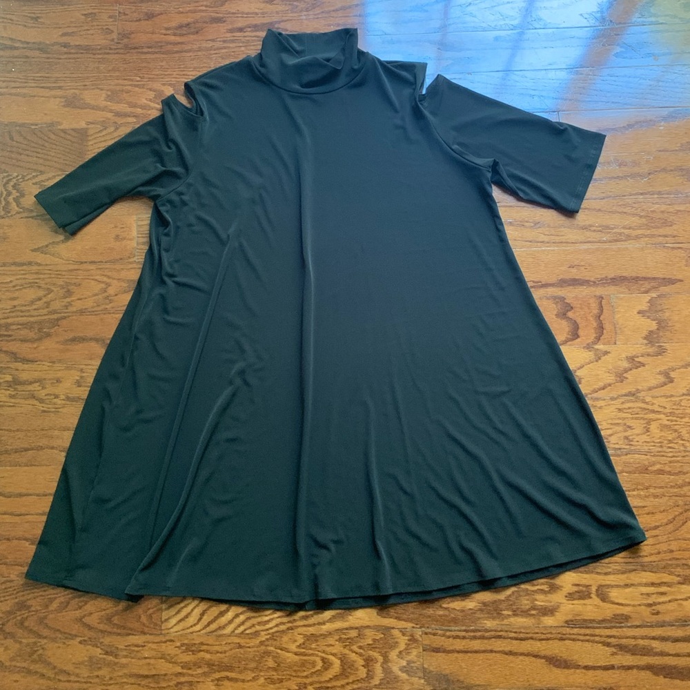 Clara Sun Woo Cold Shoulder Mock Neck Dress Sized 1X Black - Picture 1 of 3